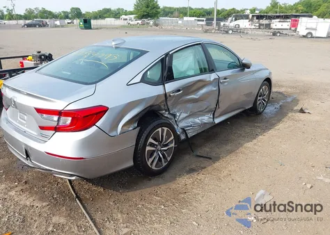 2020 Honda Accord Touring Hybrid z USA, uszkodzony, nr VIN 1HGCV3F99LA007910